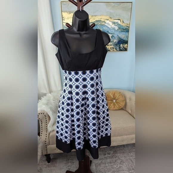 Maggy London  Dress Size 6 - Picture 2 of 10